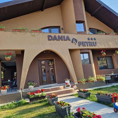 Tîrgu Ocna Dania&Petru Residence מראה חיצוני תמונה